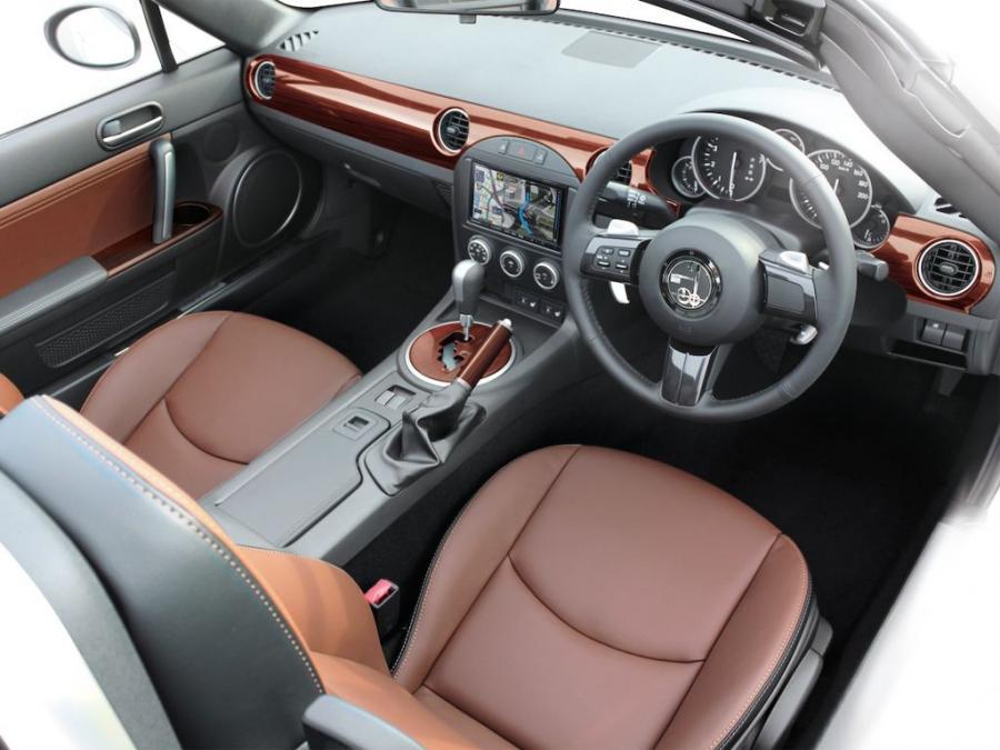 Интерьер Mitsuoka Himiko 2008 года  (фото 7 из 30)